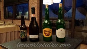 De izquierda a derecha: sidra Avalón, Poma Aurea, Trabanco tradicional, Trabanco selección sidra sobre la madre.