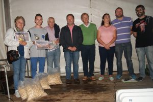 1o-3o-2o-clasificado-rogelio-alcalde-de-colunga-y-miebros-de-la-asociacion-de-huerres